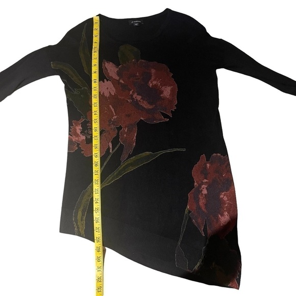GUC Le Chateau Assymetrical black sweater with flowers, size medium. - Picture 4 of 12